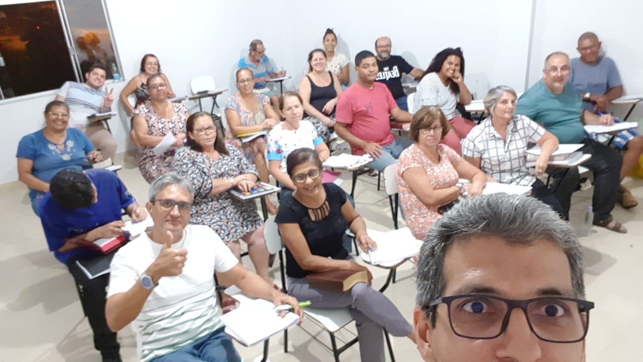 Turma reunida em sala de aula do Instituto Didaquê