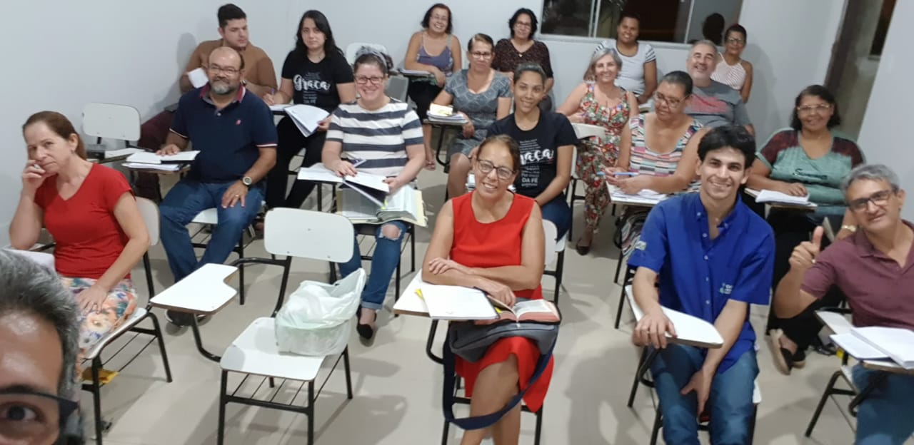 Turma do Instituto Didaquê durante aula