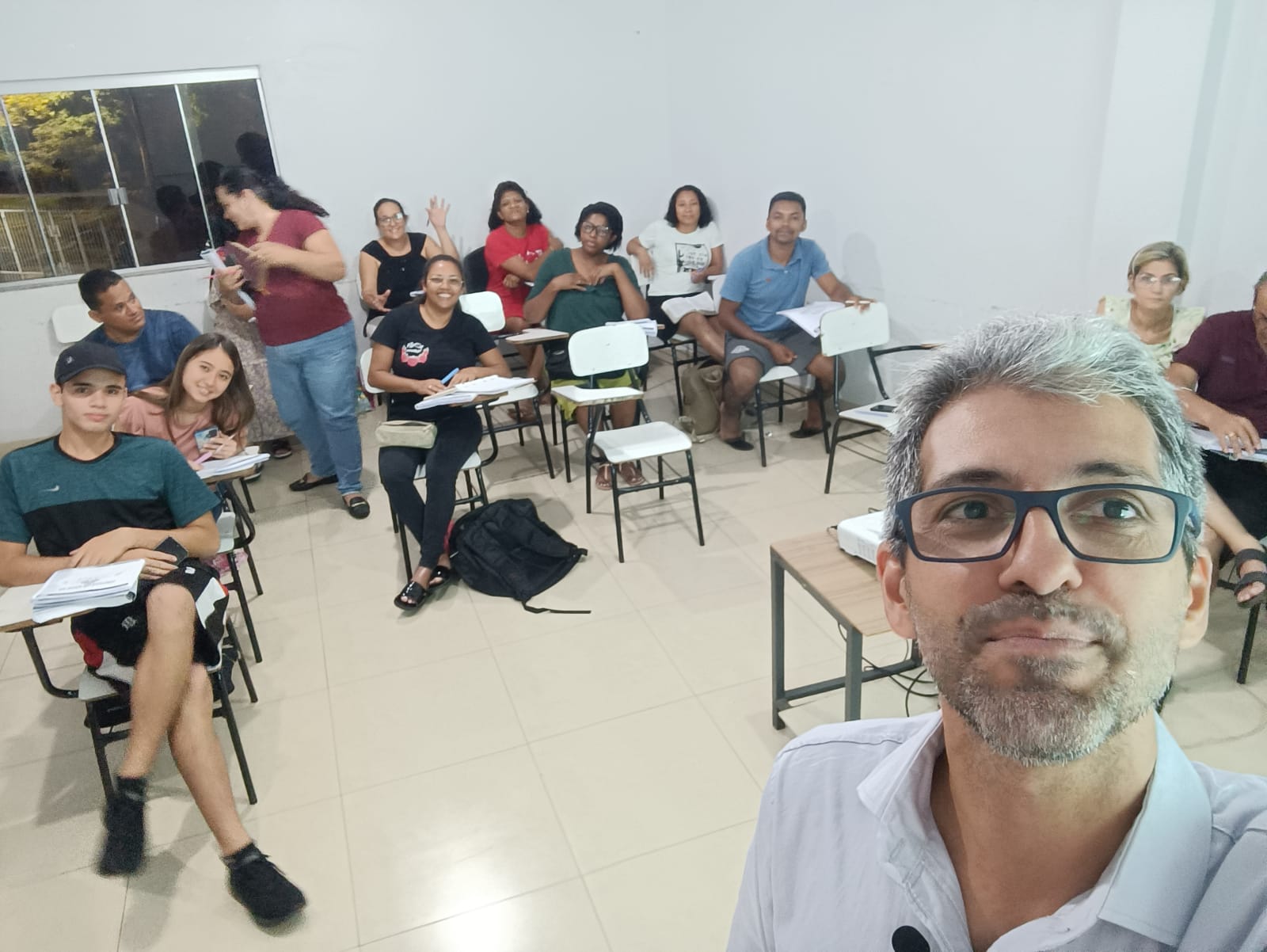 Aula presencial de teologia do Instituto Didaquê